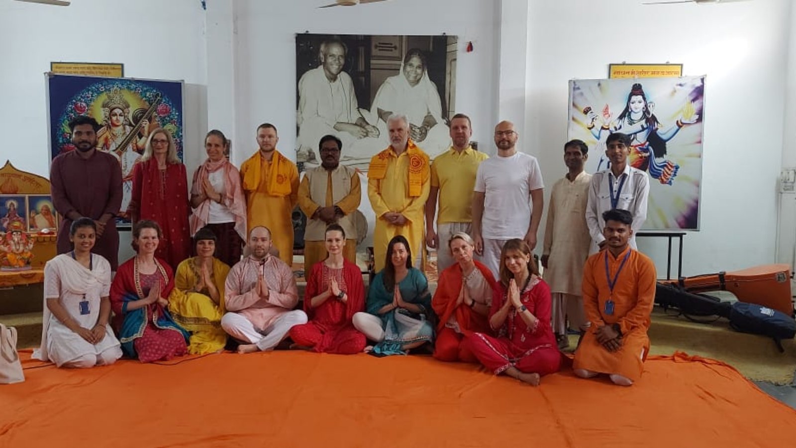 विभिन्न क्षेत्रीय भाषाओं में प्रज्ञा गीतों की संगीत शैली